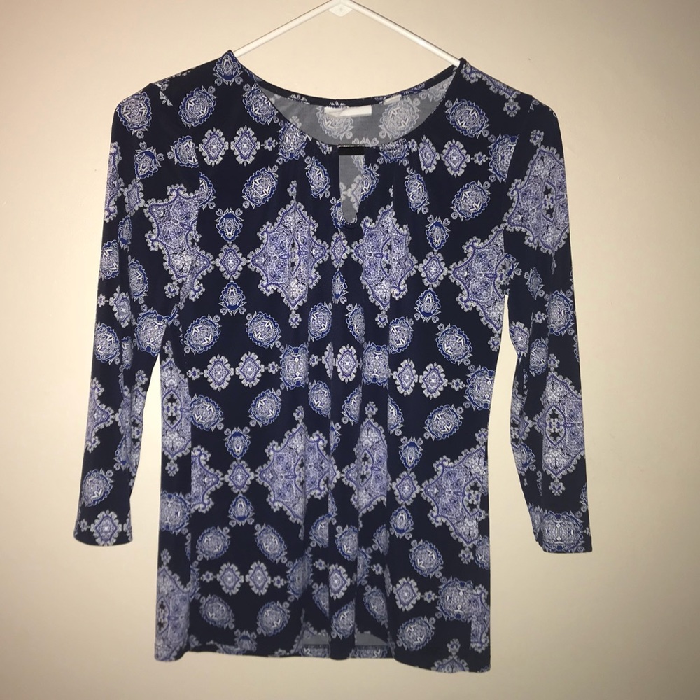 Long-sleeve print w/ embellishment at neckline